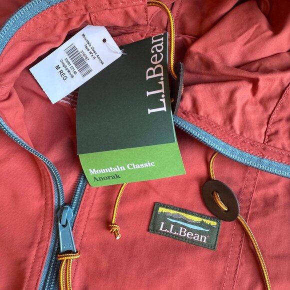 Women LL Bean Mountain Classic Jacket, size M - Picture 2 of 3